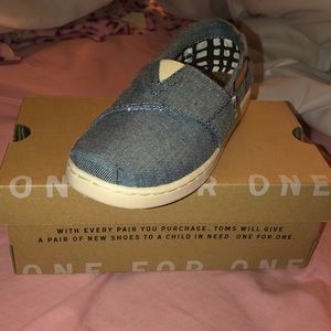 Toms